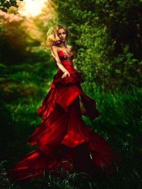 Самый лучший и самый правильный выход из ситуации: забыть все плохое, сохранить в памяти хорошие моменты, просто сказать спасибо за все что мы пережили. И пойти дальше. Потому что все, что с нами происходит - к лучшему.