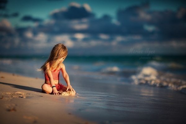 Детство – это то, что мы потеряли во времени, но сохранили в себе.