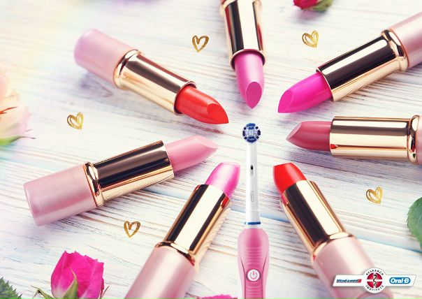 Красная помада – как маленькое черное платье – должна быть у каждой девушки . 