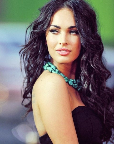 Женщина должна быть любимой, счастливой, красивой! А больше она никому ничего не должна.