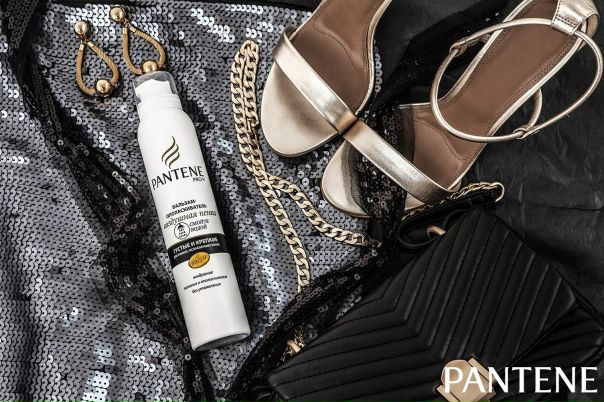 Дорогие девушки, поздравляем вас с Новым годом! Оставайтесь такими же прекрасными, сияйте на всех вечеринках и становитесь #сильнееспантин!