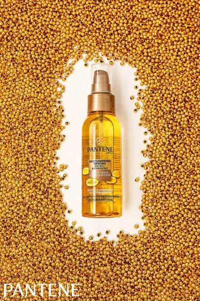 Золотое правило ухода за волосами зимой - защита и питание. Сухой холодный воздух, головные уборы и повреждение волос после многочисленных укладок делают ваши волосы сухими и слабыми. Попробуйте масло с витамином Е 