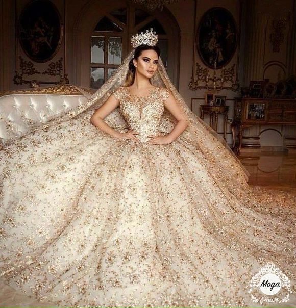 Это королевское платье достойно лайка! 