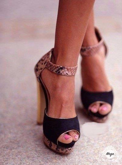 Шикарные босоножки.