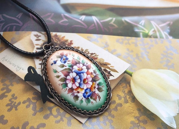 Кулон в наличии. Финифть. Ручная работа