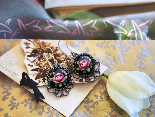 Серьги выполнены в технике Финифть. Ручная работа