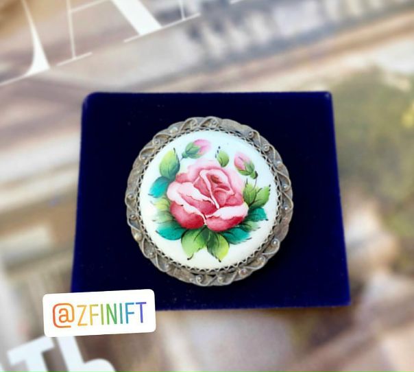 Брошь в наличии . Финифть. Ручная работа  