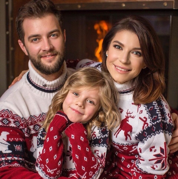  Актриса Екатерина Волкова с мужем и дочерью.