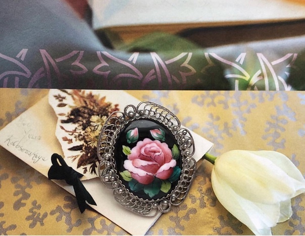 Брошь в наличии . Финифть. Ручная работа  