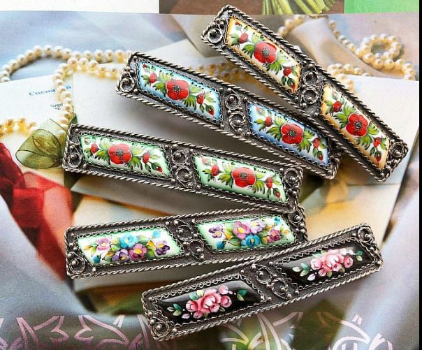 Заколки в наличии (кроме заколки цветы на зеленом) 