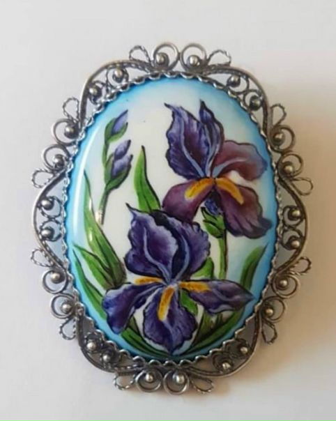 Ирина, большое спасибо за ваш отзыв #русскийстиль #ростовскаяфинифть #ярмаркамастеровмосква #ярмаркамастеров #финифть #russianstyle #russiandesigners #enameljewelry #enamelpin #enamelpins #enameljewellery #жарптица #лобня #москва #ручнаяработа #enameling #jewelryenamel #горячаяэмаль #hotenamel #jewellery #jewelrydesign #jewellerymaker #jewelleryaddict #enamelart #enameljewellery #брошь #enamelpinsforsale #ирисы #hotenamel