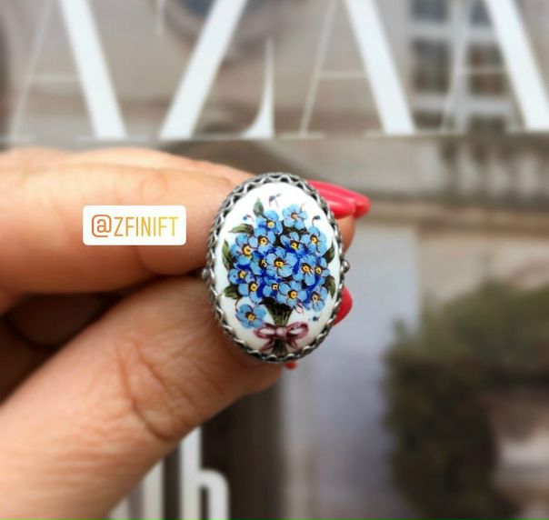 Кольцо выполнено в технике Финифть. Ручная работа