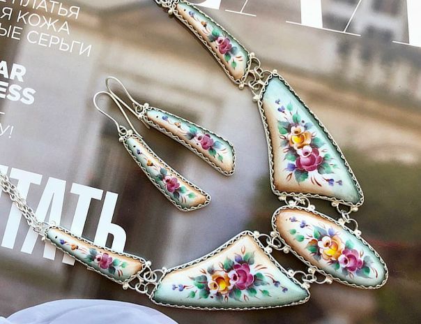 Комплект в наличии. Финифть. Ручная работа