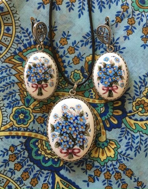 Татьяна, спасибо за ваши фото #русскийстиль #ростовскаяфинифть #ярмаркамастеровмосква #ярмаркамастеров #финифть #russianstyle #russiandesigners #enameljewelry #enamelpin #enamelpins #enameljewellery #жарптица #лобня #москва #ручнаяработа #enameling #jewelryenamel #горячаяэмаль #hotenamel #jewellery #jewelrydesign #jewellerymaker #jewelleryaddict #enamelart #enameljewellery #enameledjewelry #enamelpinsforsale #enamelflowers #hotenamel