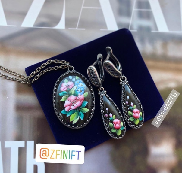 Кулон и серьги выполнены в технике Финифть. Ручная работа