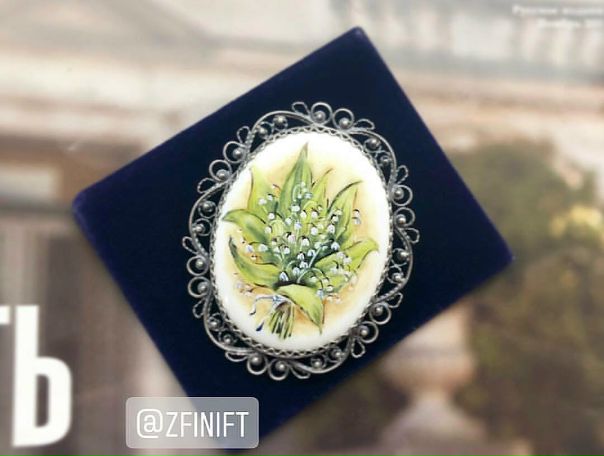 Брошь в наличии. Финифть. Ручная работа  