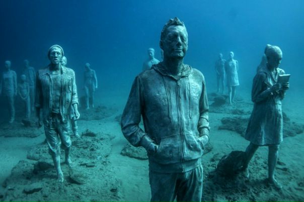 Museo Atlantico – первый музей современного искусства под водой, расположенный в Европе. Находится это необычное заведение в Атлантическом океане у берегов острова Лансароте, на глубине порядка 14 метров. 