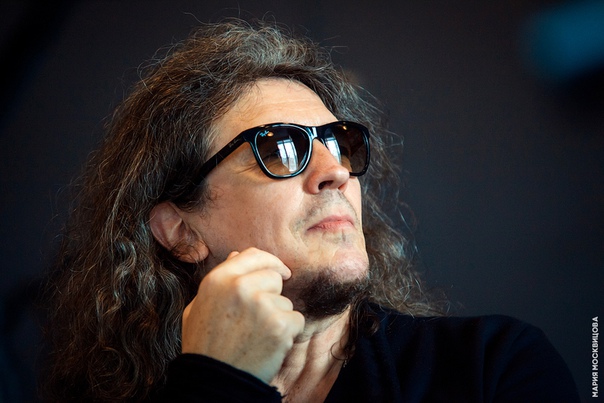 Когда мы попросили Сергея Галанина поделиться с нами десятью его любимыми треками, он не смог. Но зато с радостью назвал десятку величайших групп: 