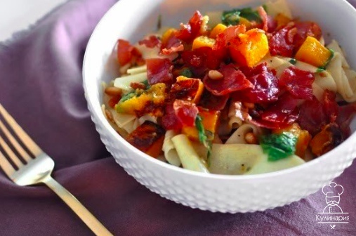 Паста с ветчиной и тыквой