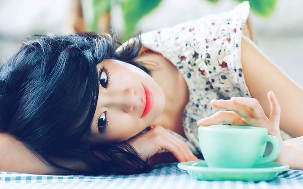 Чтобы стать счастливым, надо избавиться от всего лишнего. От лишних вещей, лишней суеты, а самое главное, — от лишних мыслей.