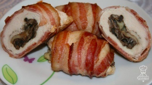 Куриные рулетики с грибами и сыром