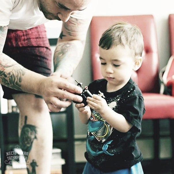 Юные тату-мастера 