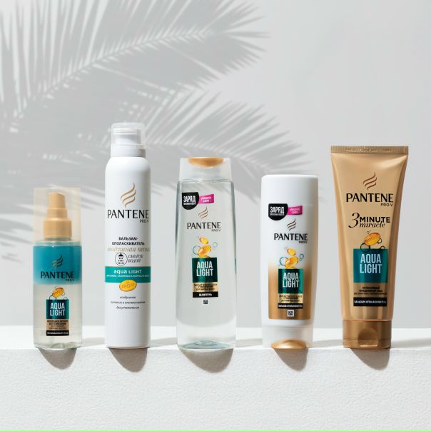 Так хочется сохранить тонкие волосы объемными и легкими, особенно в отпуске в жарких странах! На помощь придут средства из коллекции Aqua Light Выбирай свою форму бальзама-ополаскивателя и не забудь положить в свою дорожную косметичку легкий двухфазный спрей для дополнительного ухода за волосами.