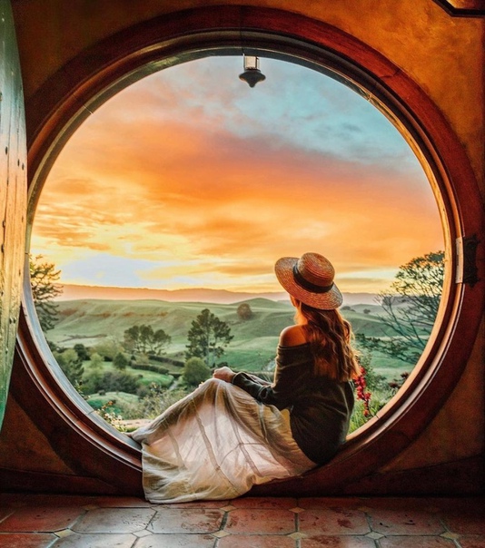 Если ты способен видеть прекрасное, то только потому, что носишь прекрасное внутри себя. Ибо мир подобен зеркалу, в котором каждый видит собственное отражение.