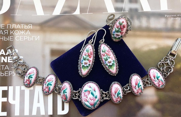 Комплект в наличии. Финифть. Ручная работа