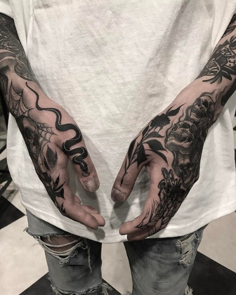 Ставь лайк, если нравятся черные татуировки 