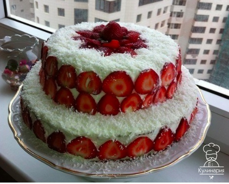 Торт с клубникой
