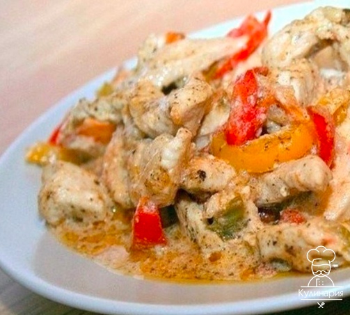 Свинина с овощами, тушеная в сливках