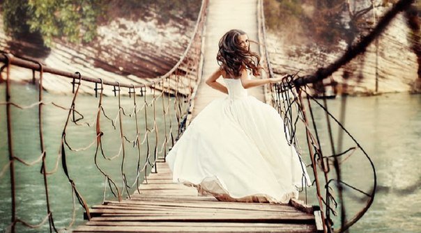 Самое непростое в жизни — понять, какой мост следует перейти, а какой сжечь.