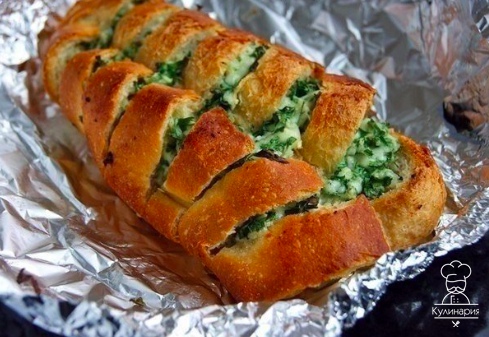 Батон с сыром и чесноком