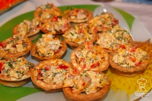 Тарталетки с копченой курицей