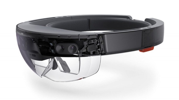 Microsoft HoloLens 2 должны представить до конца этого года