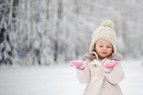 Пока дети еще маленькие и верят в Деда Мороза, у родителей есть уникальная возможность совершать настоящие чудеса и исполнять желания…