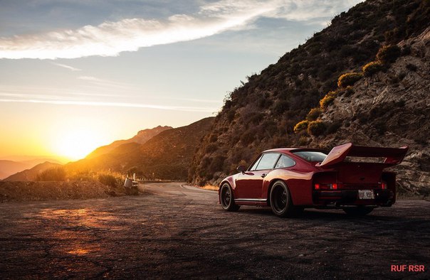 RUF RSR enjoying the view from Los Angeles